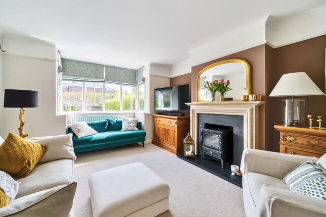 88, Busbridge Lane, Godalming photo 2