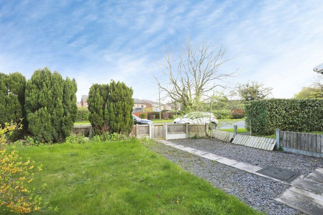 17, Stuart Close, Cheshire photo 4