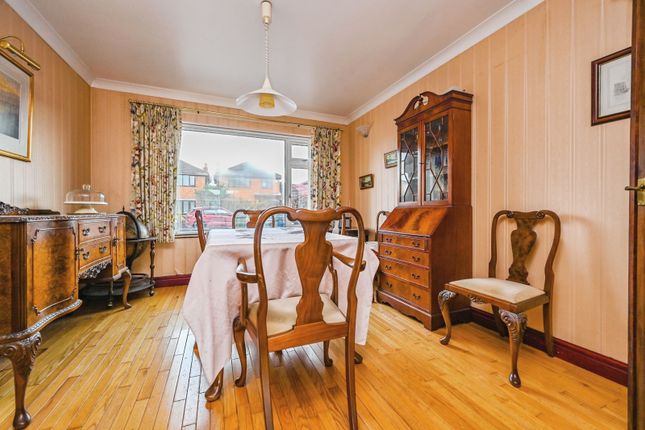 17, Millcroft, Merseyside photo 4