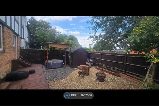 Buttermere Close, Feltham photo 3