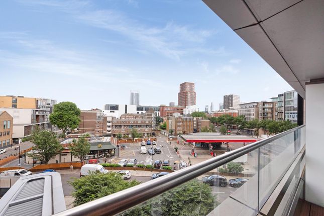 Studio flat on City Road, London, £450,000