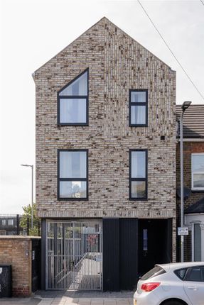 The Gatehouse, Tamarind Mews, London photo 3