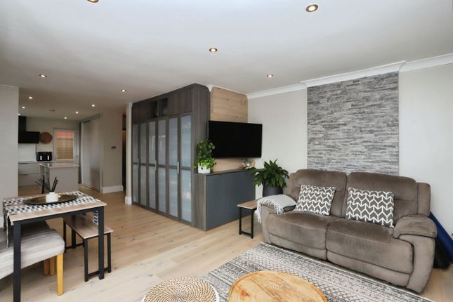 25, Balmoral Way, Weston-Super-Mare photo 4