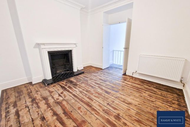 27, Troedyrhiw Road, Porth photo 3