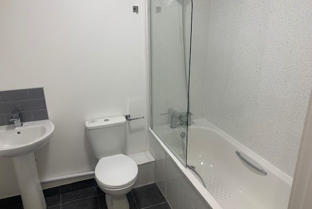 44 The Balbirs, Portswood Road, Southampton photo 3