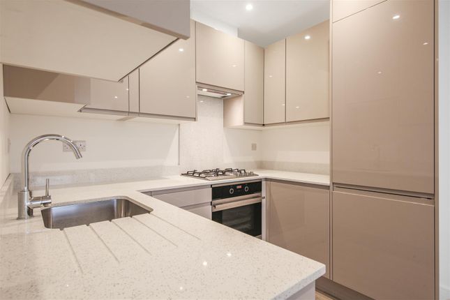 Thumbnail Flat to rent in Sunningfields Crescent, London