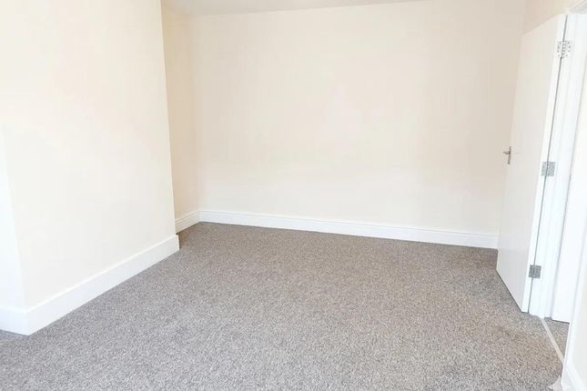 18, Ashville Grove, Leeds photo 4