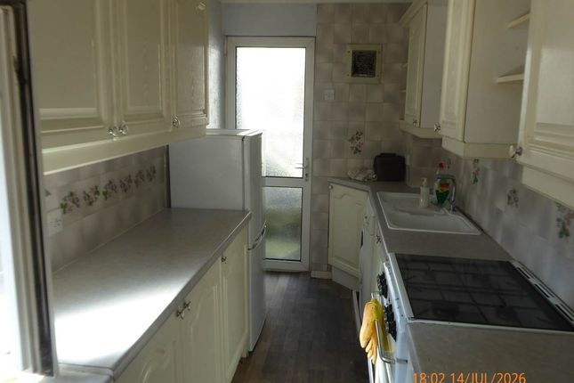 Spillman St, CARMARTHEN photo 3
