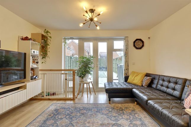 8, Stone Road, Waterlooville photo 3