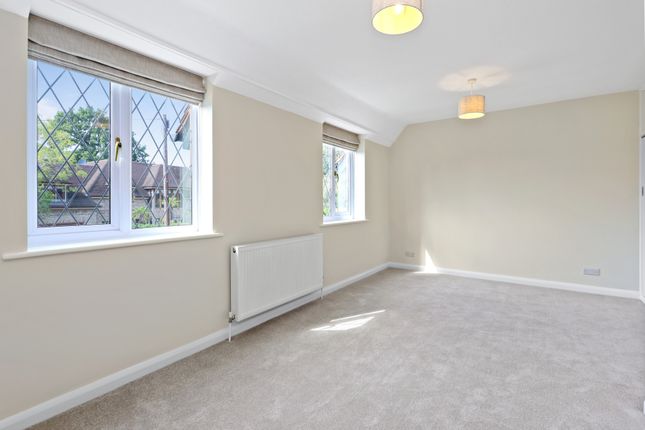 Minsterley, 24, Riverside Drive, Surrey photo 5