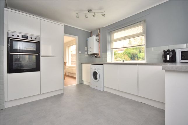25, Mill Green Place, West Yorkshire photo 3