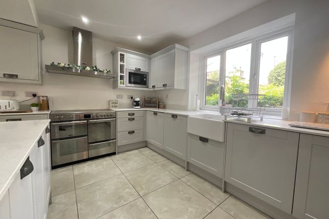 9, Duke Street, Pontypool photo 4