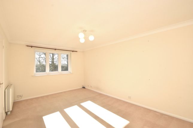 11, Heathbridge, WEYBRIDGE photo 3