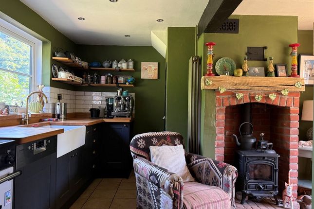 1 Headlands, Church Street, Salisbury photo 3