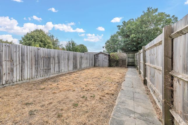 4 Mccrae Close, Royston photo 3