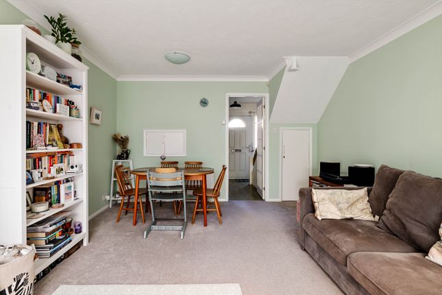 5, Brunel Close, London photo 4