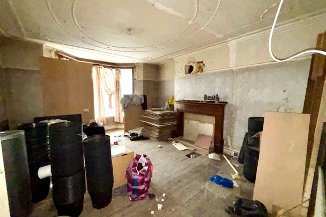 3, Highfield Street, Keighley photo 2