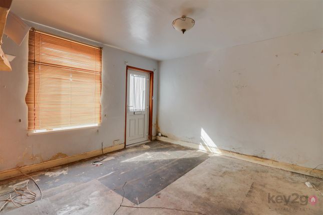 17, Lightwood Road, Sheffield photo 4