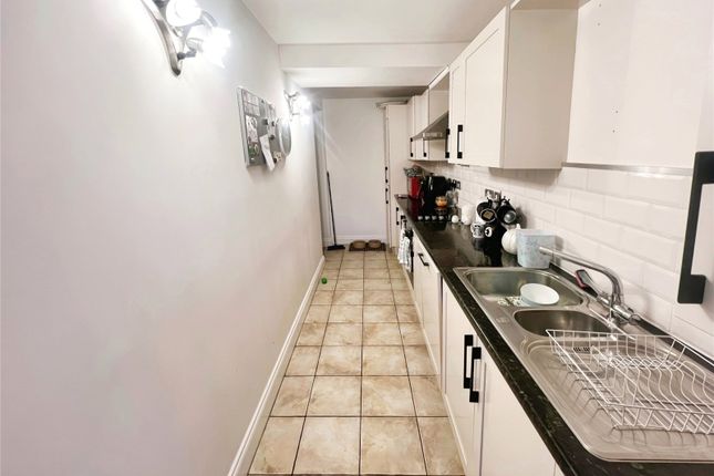 Flat to rent in Toad Pond Close, Swinton, Manchester, Greater Manchester