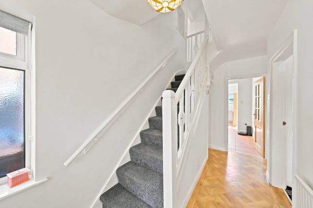 8, Redcourt Avenue, Manchester photo 4