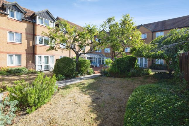 Flat 4, Parkview Court, 54, Brancaster Road, Ilford photo 2