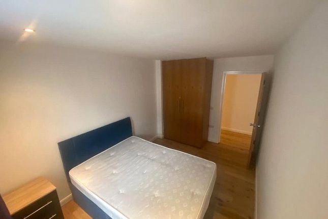 Aragon Court, Flat 4, Broadway, London, West Ealing photo 5