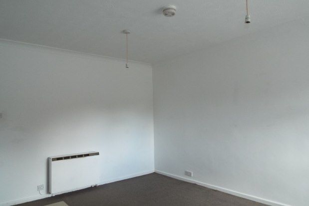 Maisonette to rent in Cannock Road, Burntwood