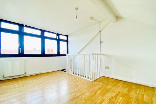 30, Wedderburn Road, Essex photo 3