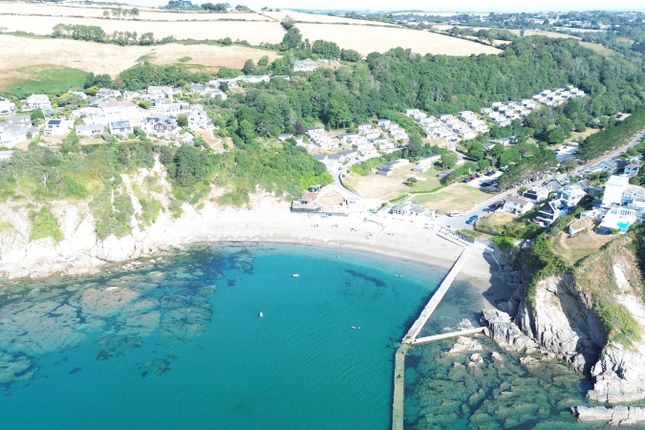 2-bed house on 133 Hillside Villas, Millendreath Holiday Village, Looe, £120,000