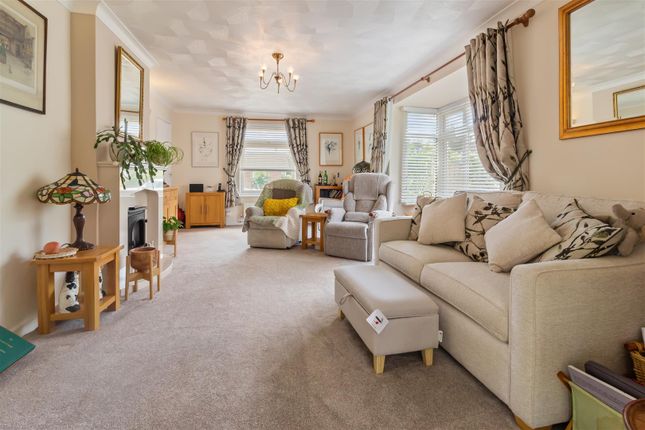1, Brookside Close, Worthing photo 4