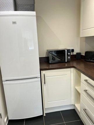 18 Rowner Crescent, Hook photo 3