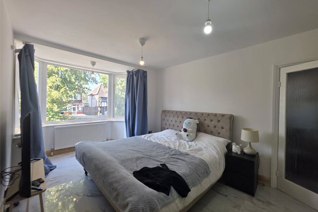 Flat A, 155, Carlton Avenue East, Middx photo 3