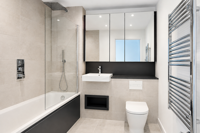Flat 13 Watsonia Court, 3 Westray Drive, London photo 3