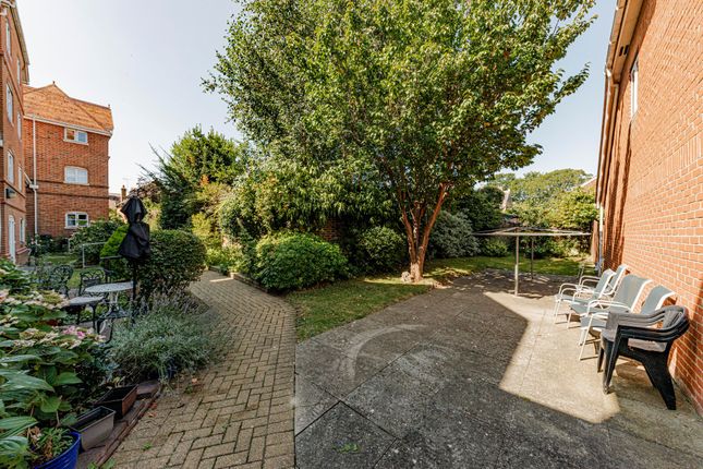 114 William Gibbs Court Orchard Place, Faversham photo 4