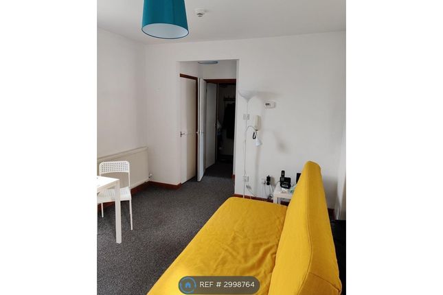 Flat, Broughton Road, Banbury photo 3