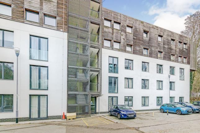 2 bed flat for sale in Cuthbert Court, Godstone Road, Whyteleafe, Surrey CR3