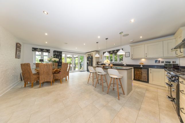 8 Greenhill View, Tilsworth, Bedfordshire photo 4