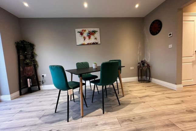 382D, Bath Road, West Drayton photo 5