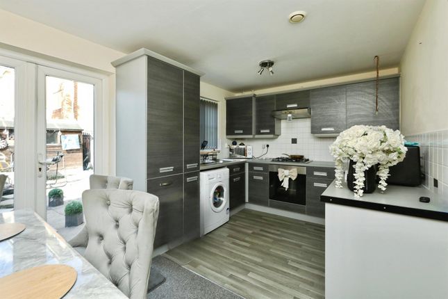 5, West End Terrace, Doncaster photo 4