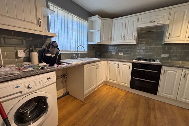 5, Nevis Close, Swindon photo 2