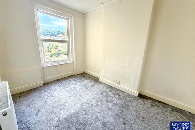 First Floor Flat 2, 66, Sunningdale, Greenfield Road, Colwyn Bay photo 4