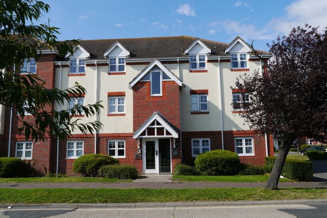 Thumbnail Flat to rent in 6 Bewick Gardens, Chichester, West Sussex