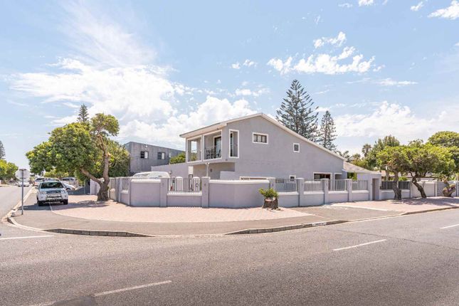 Detached house for sale in Table View, Blaauwberg, South Africa
