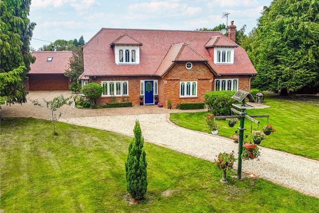 Thumbnail Country house for sale in Orchard Leigh, Chesham