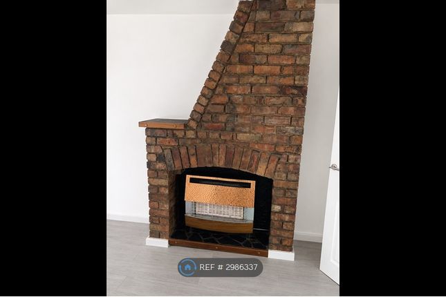 Dale Grove, Timperley, Altrincham photo 3
