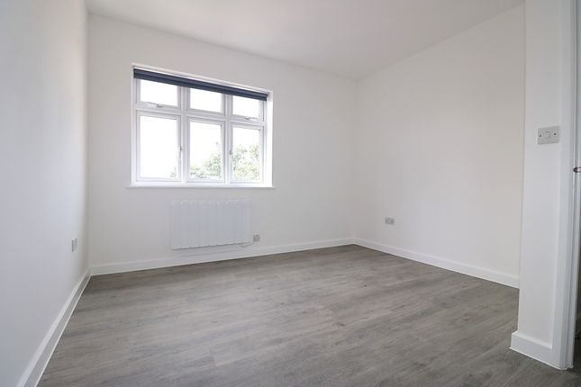 Cranbrook Road, Ilford photo 3