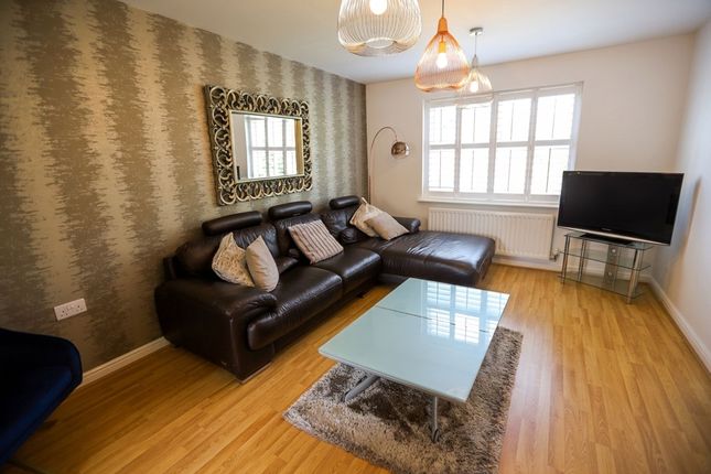 43 Hampstead Drive, Manchester photo 4