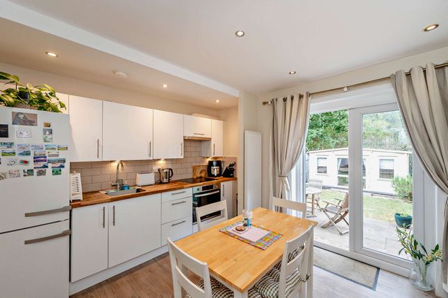 81, Woodcote Avenue, London photo 4