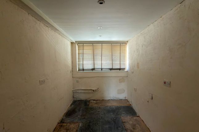 80, Flintmill Crescent, London photo 4