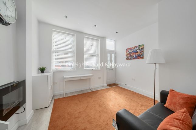 45C, Upland Road, London photo 2